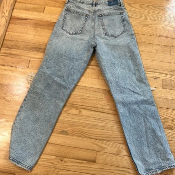 Abercrombie & Fitch The 90's Straight Ultra High Rise Light Wash sz 10 R - Picture 8 of 9